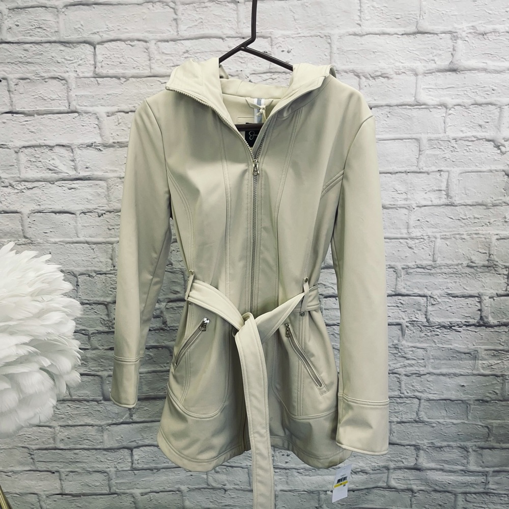 Jessica Simpson NWT soft shell raincoat, light taupe, Size M